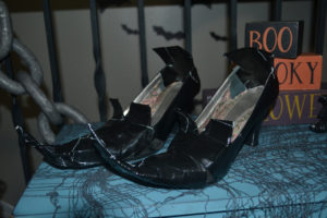 How to turn your Heels into Fabulous Witch Shoe Halloween Decoration