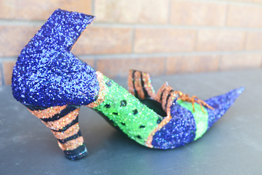 DIY Witch Shoes That Are Wickedly Cute For Halloween - Uplifting Mayhem